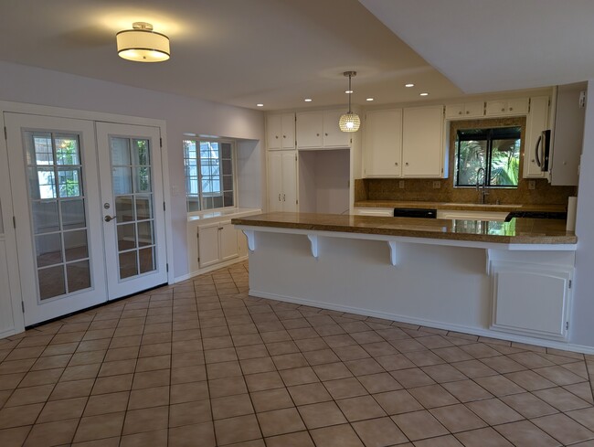 Building Photo - 27840 Camp Plenty Rd