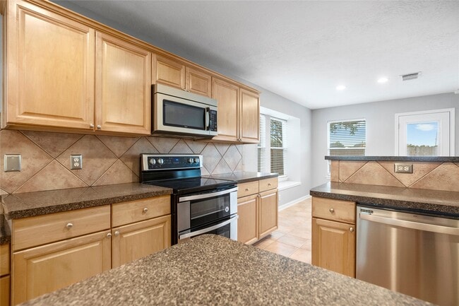 Building Photo - 2210 Melanie Park Dr