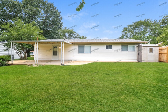 Building Photo - 1495 Flicker Dr