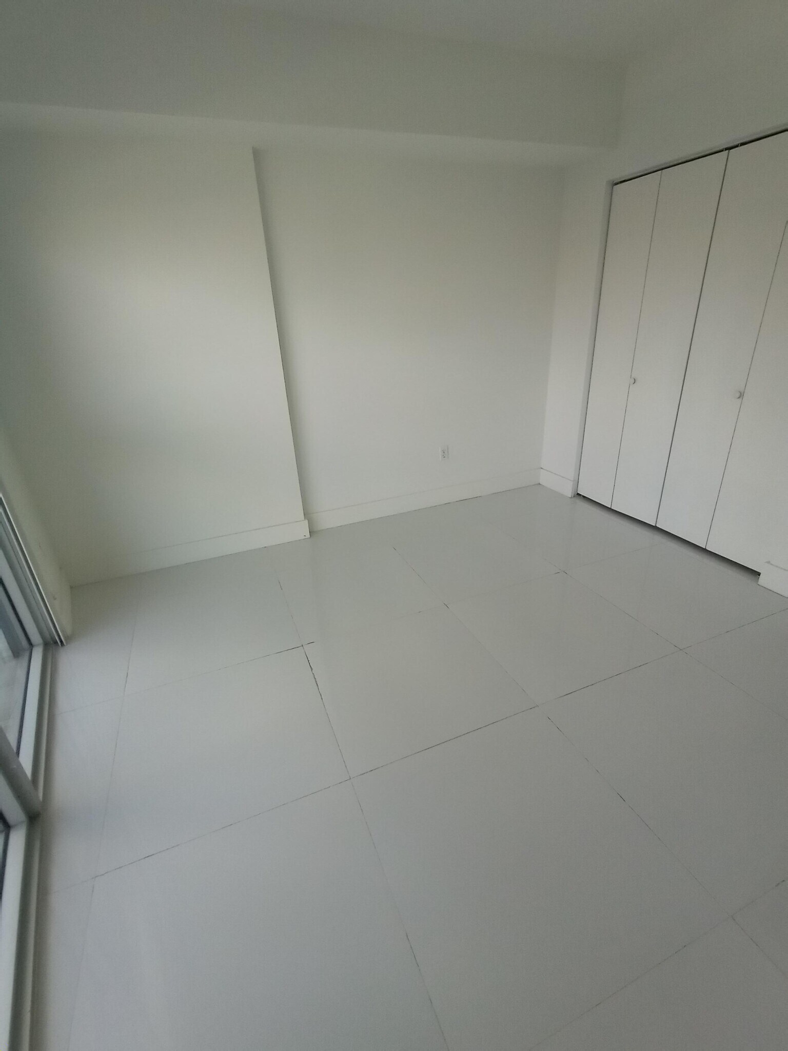 Building Photo - 1010 SW 2nd Ave