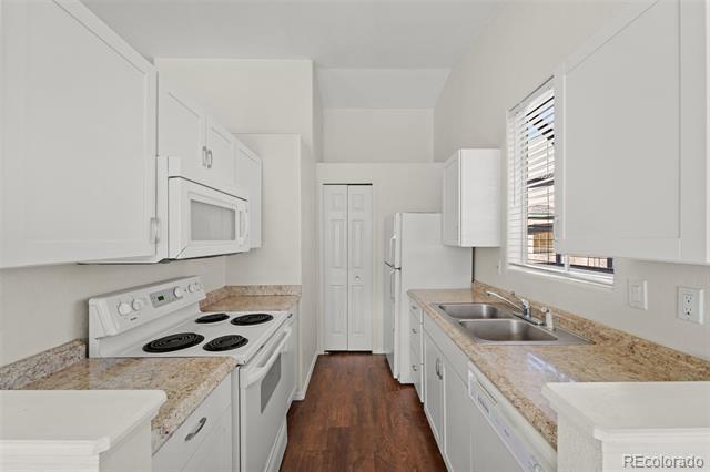 Building Photo - 6082 Colony Cir