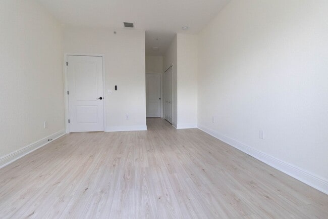 Building Photo - 4301 SW 160th Ave