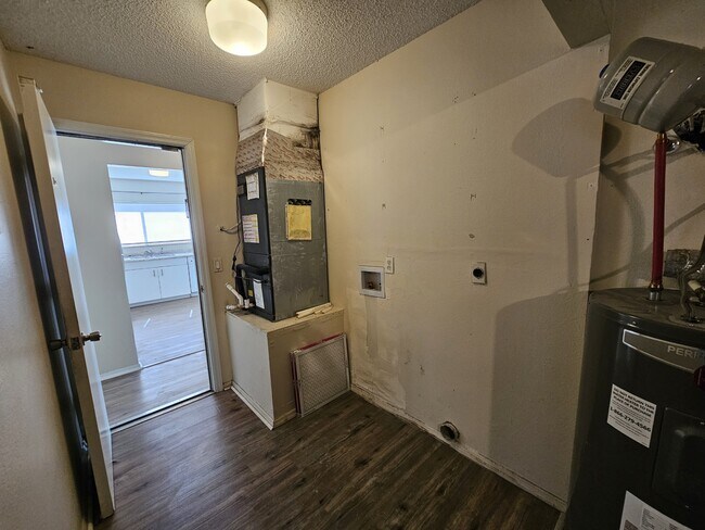 Building Photo - 312 Oak Track Pass