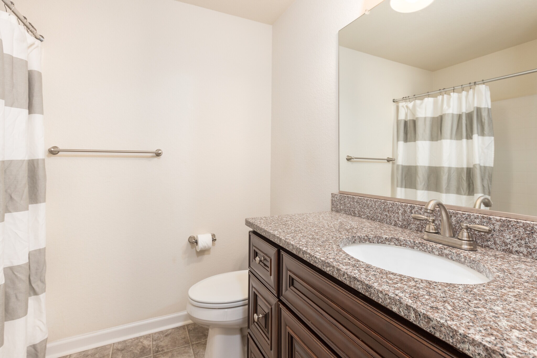 Hall Bath - 132 S Thalia Rd