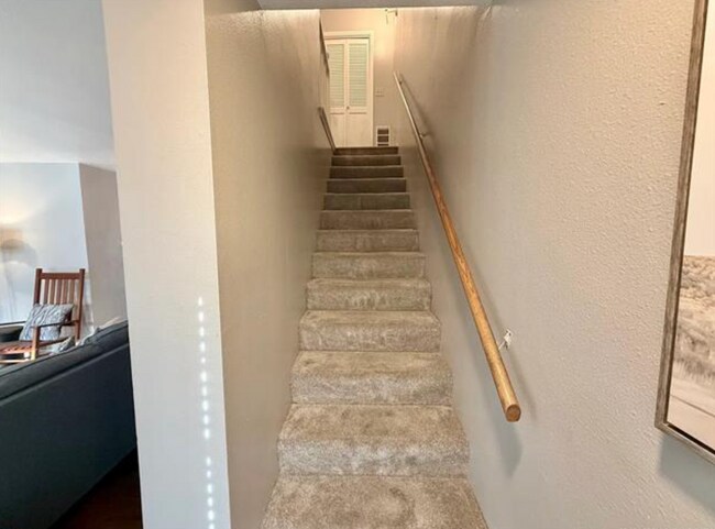 Building Photo - 2 Bed | 2 Bath Condo on Crybaby Hill