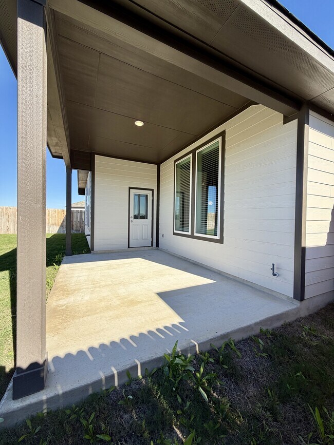 Building Photo - 14427 Inspiration Pt