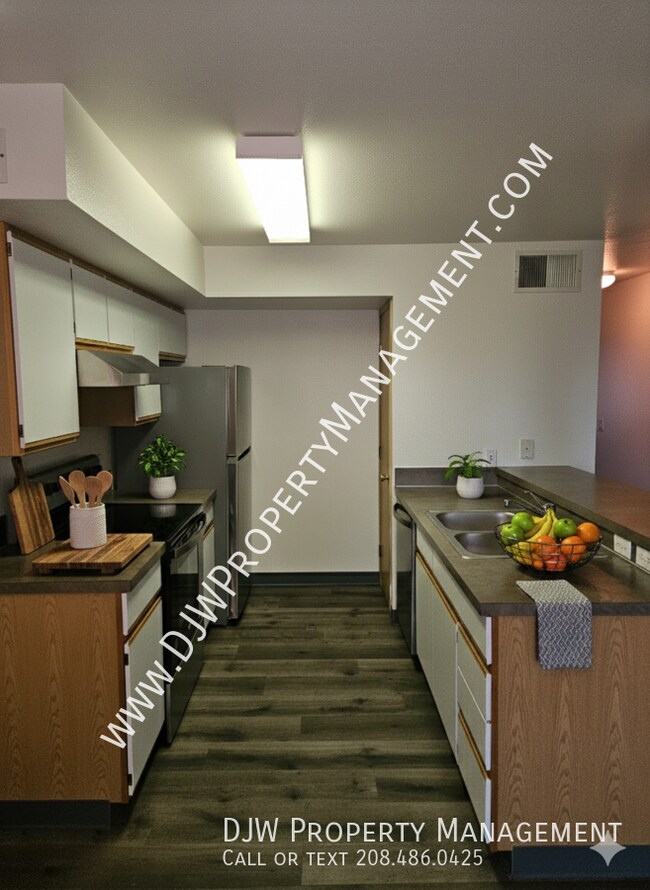 Building Photo - 707 S Orchard St