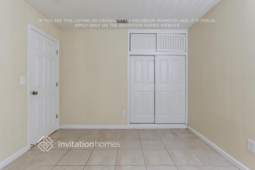 Building Photo - 3111 NE 9th Ave