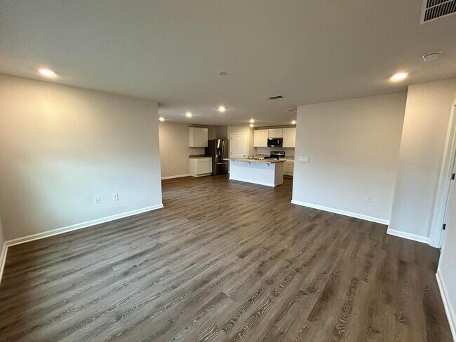 Building Photo - 3293 Chapelwood Dr