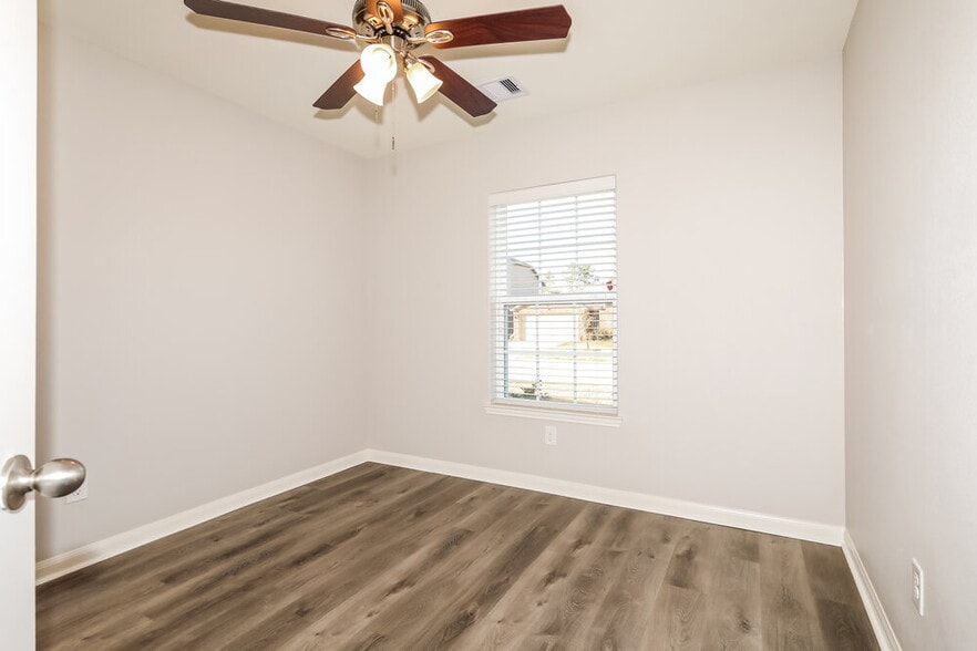Building Photo - 12039 Quartersawn Ln
