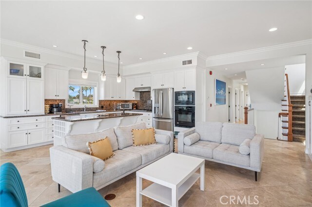Building Photo - 6111 Seashore Dr