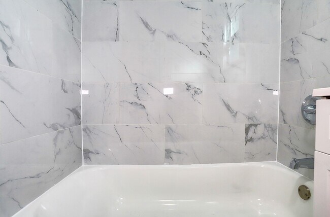 Building Photo - 84 Magnolia St