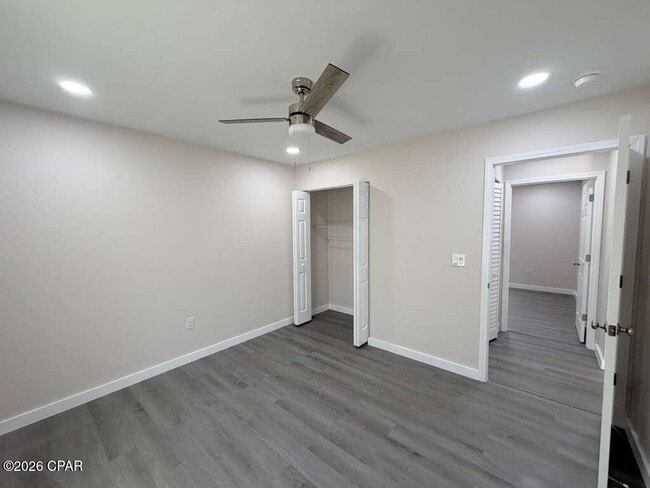 Building Photo - 208 Kraft Ave