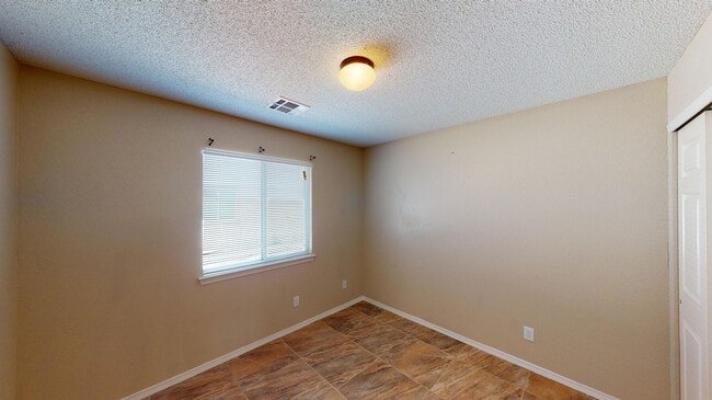 Building Photo - 14336 Desert Sage Dr