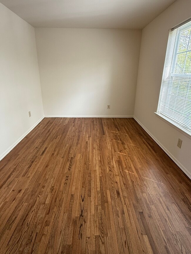 Building Photo - 570 Central Ave