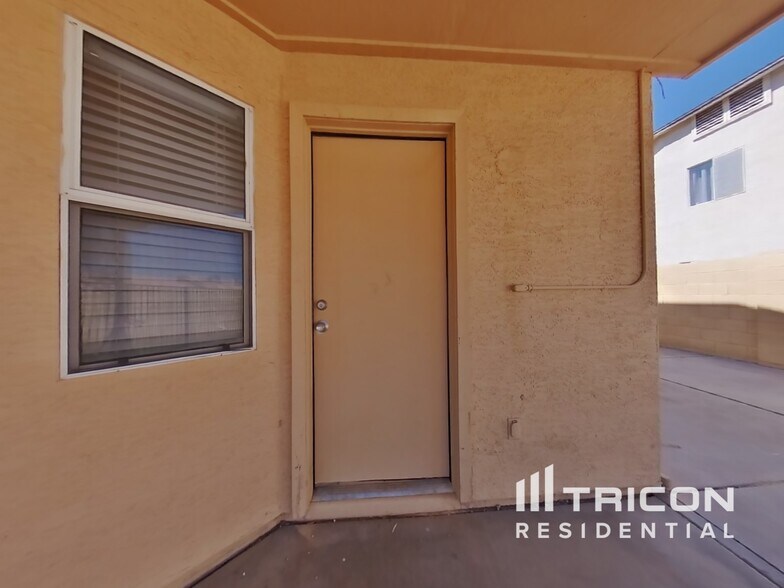 Building Photo - 8602 W Sells Dr