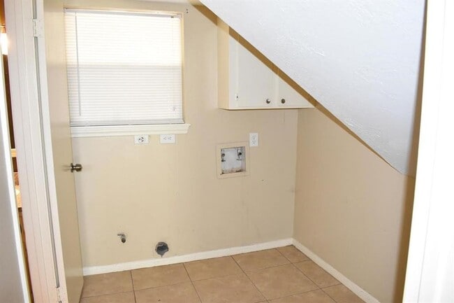 Building Photo - 3515 Hidden Pines Dr