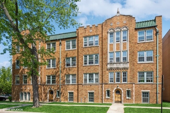 Primary Photo - 6881 N Overhill Ave