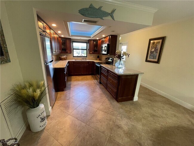 Building Photo - 4525 Country Club Blvd