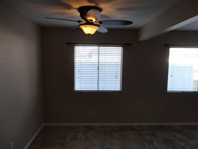 Building Photo - Coming Soon A Beautiful 2 + 1 Townhouse Saugus