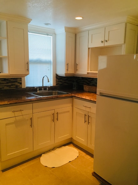 Building Photo - 001 Palm Ave