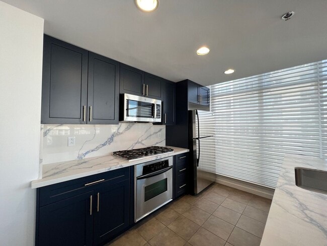 Building Photo - Downtown Long Beach - West Ocean - 1 Bedro...
