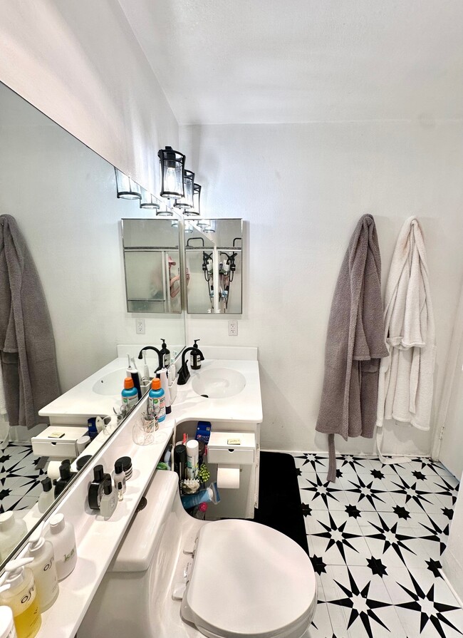 Building Photo - 5700 Etiwanda Ave