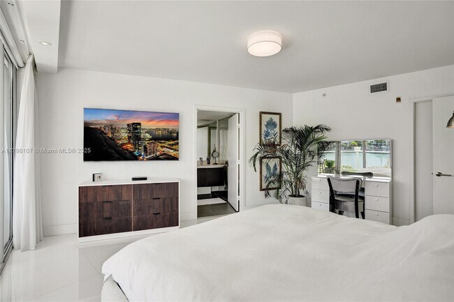 Building Photo - 6620 Indian Creek Dr