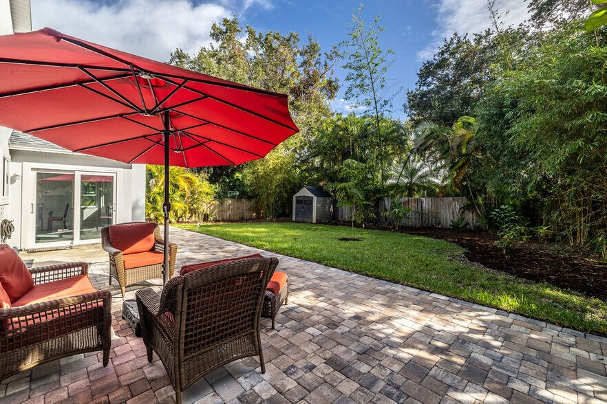 Building Photo - 9330 Seagrape Dr