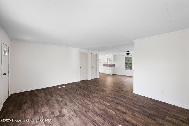Building Photo - 720 Edgebrook Dr