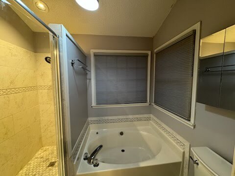 Building Photo - Room in Single Family Home on Daingerfield Dr