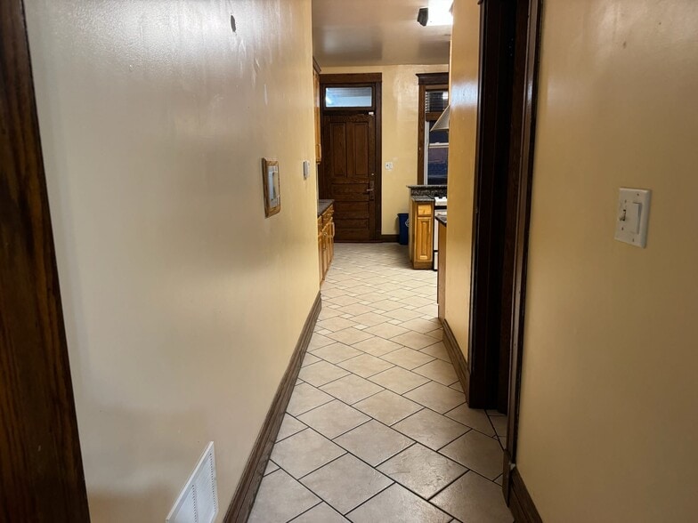 Hall - 3248 W Evergreen Ave