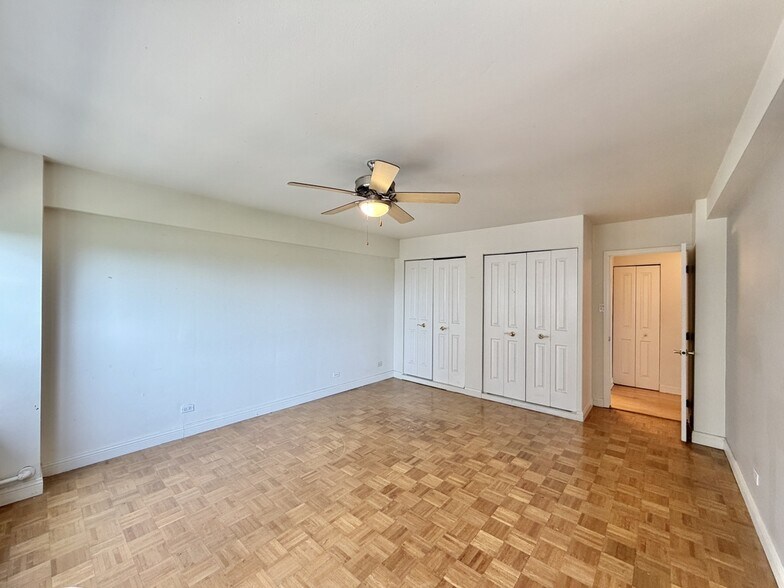 Building Photo - 4180 N Marine Dr