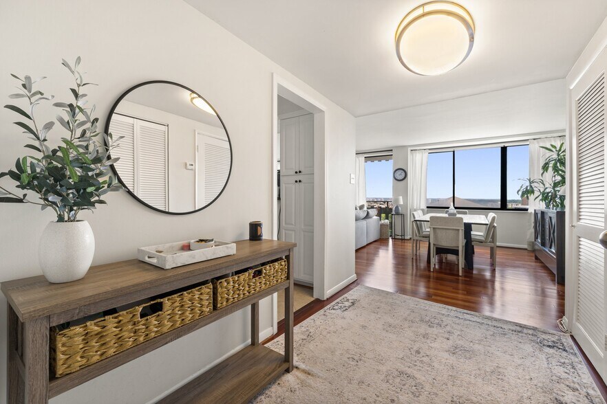 Building Photo - 6301 Stevenson Ave