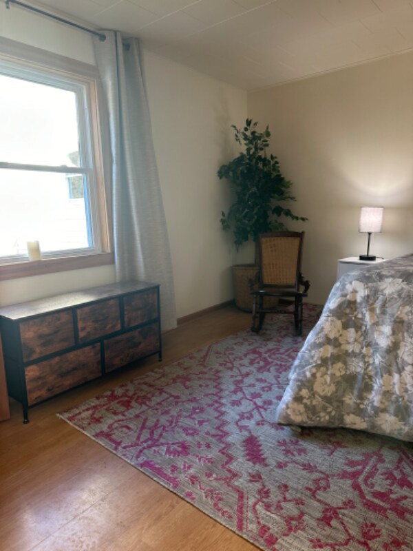 Building Photo - 2 John St