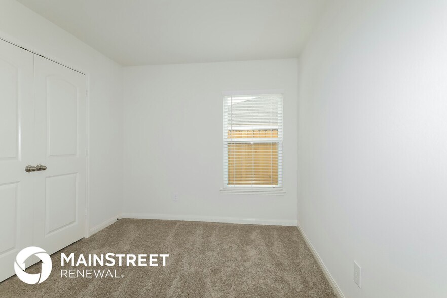 Building Photo - 26849 Steinbeck Dr