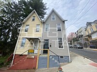 Building Photo - 119 Walnut St