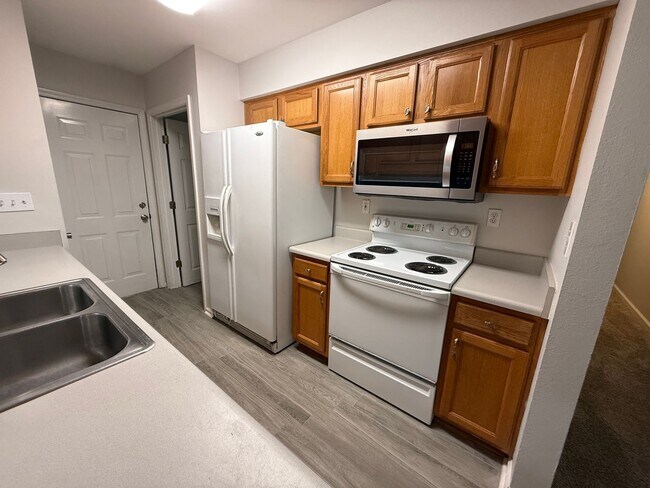 Building Photo - 249 Starmount Dr