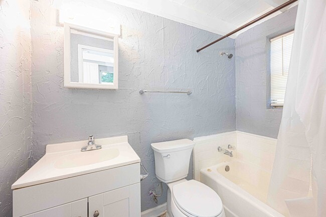 Building Photo - 30928 Spanish Oaks Dr W