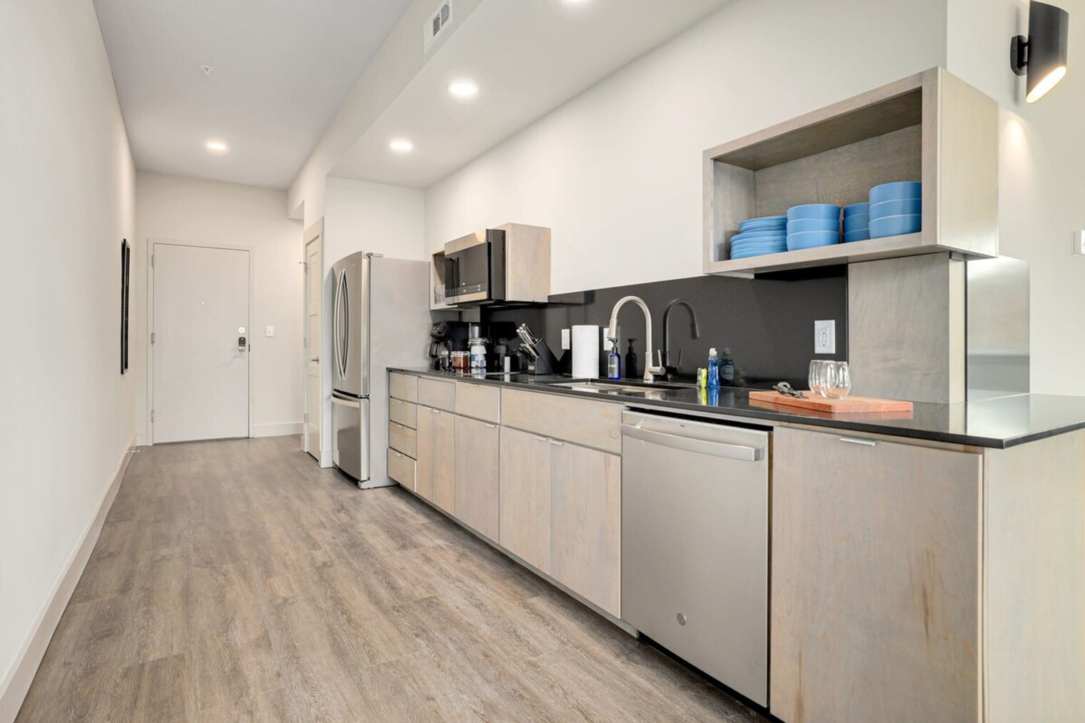 Building Photo - 10 Riordan Rd