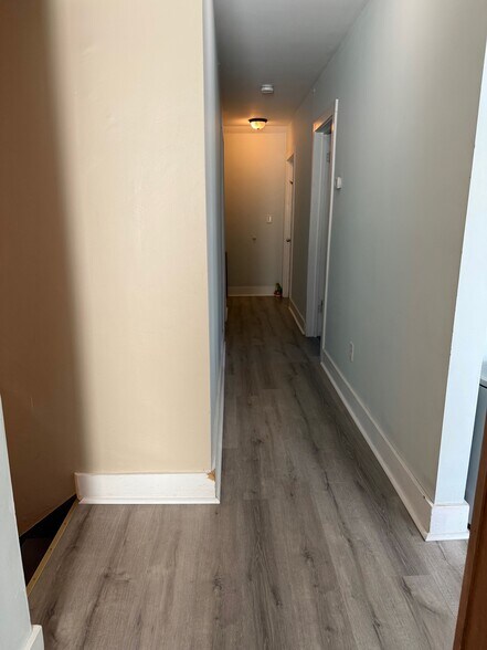 Building Photo - 146 Pleasant St