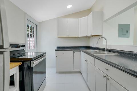 Building Photo - 431 47th St