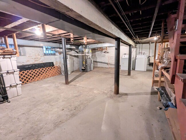 Building Photo - 312 Denniston St