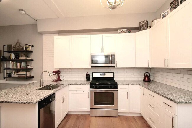 Building Photo - 721 South Blvd