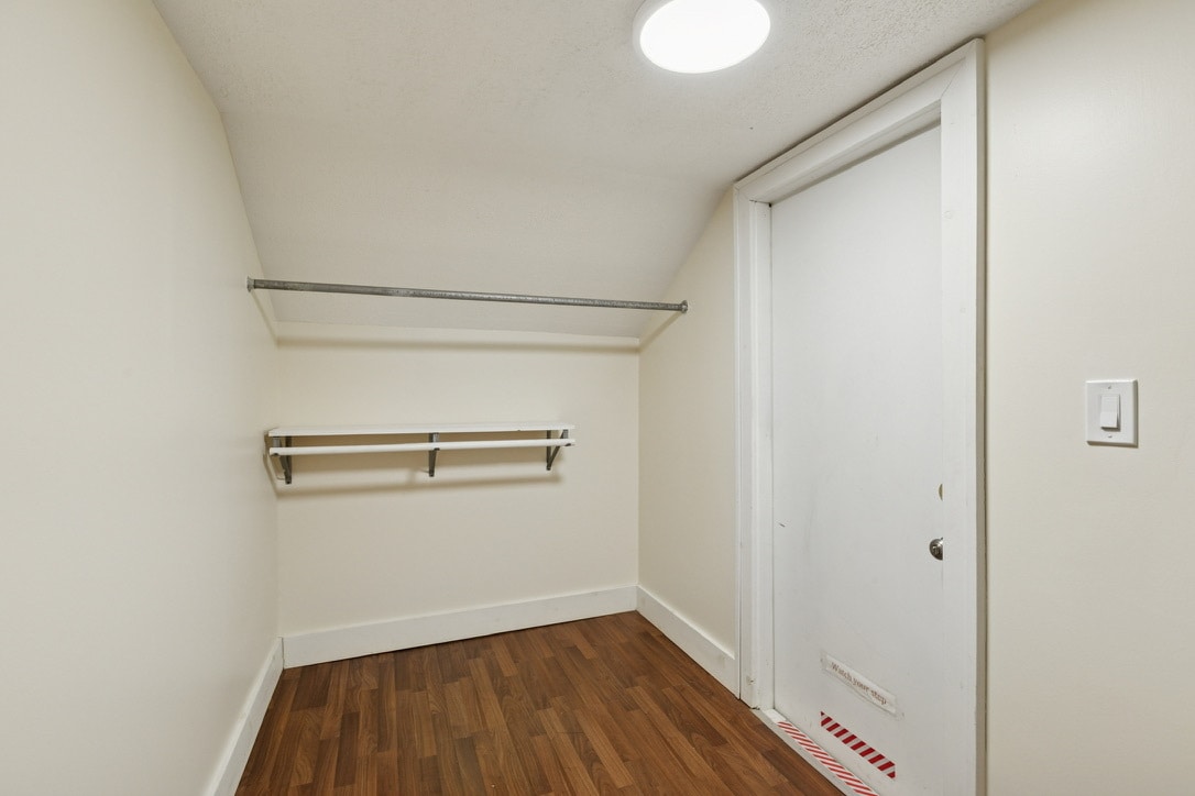 Large Bedroom - 3242 Hayes St NE