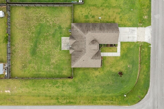 Building Photo - Welcome to Canons Edge!