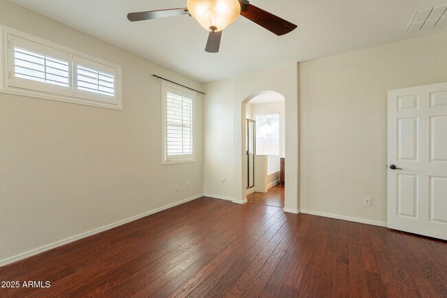 Building Photo - 888 S 165th Ln