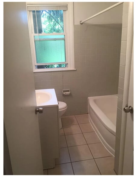 Bathroom - 7006 Boyer St