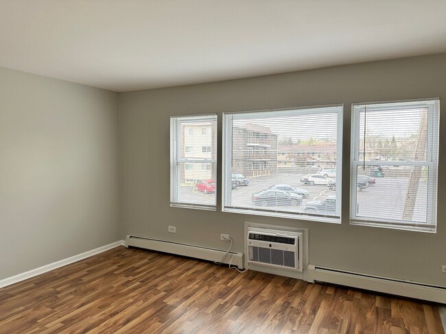 Building Photo - 8635 84th Ct