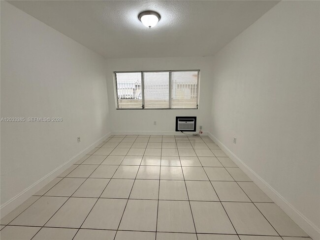 Building Photo - 6885 Byron Ave